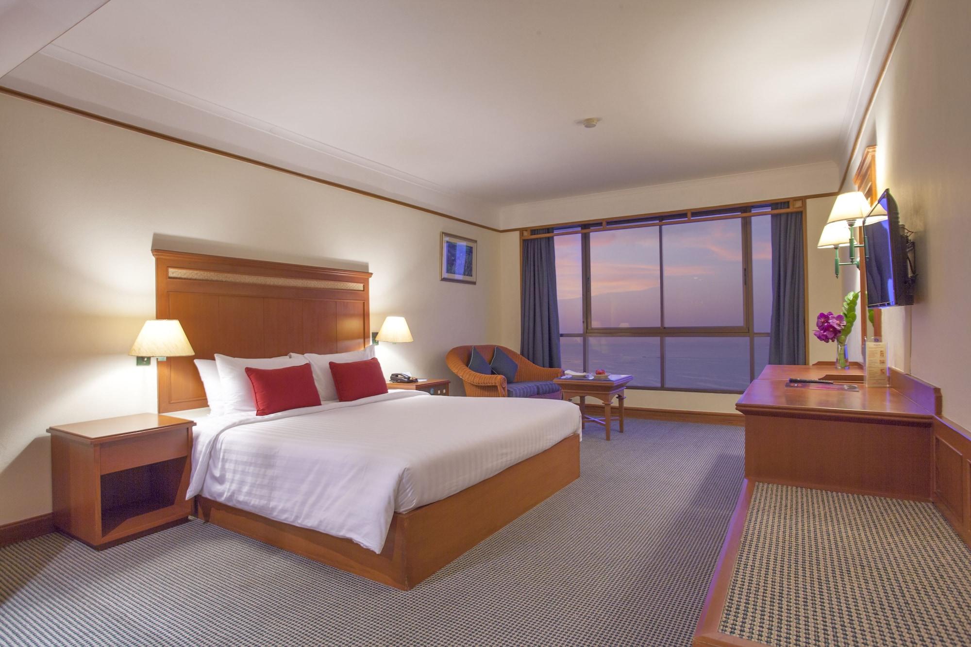 Cholchan Pattaya Beach Resort - Sha Extra Plus Eksteriør billede Deluxe Ocean View Room