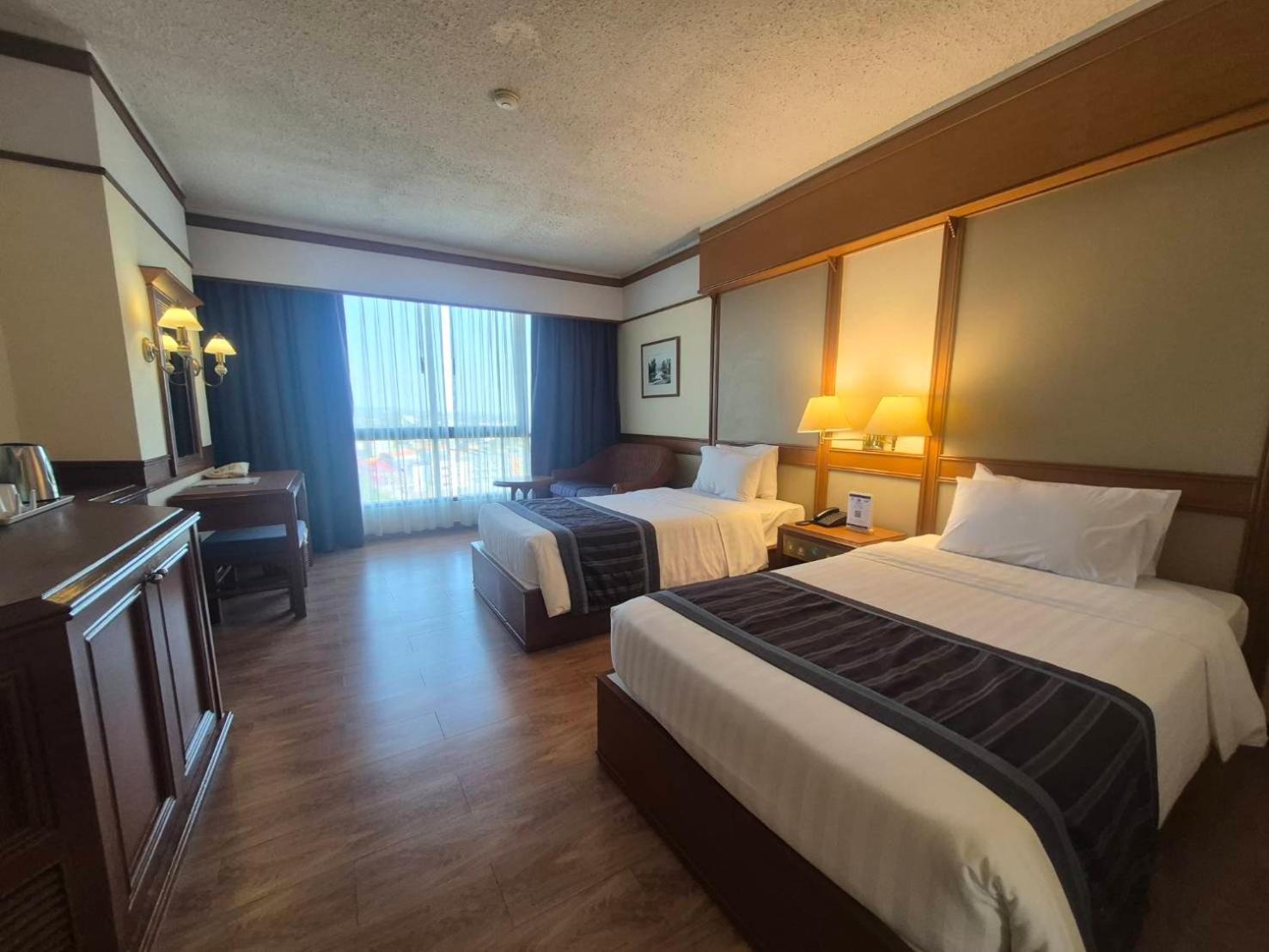 Cholchan Pattaya Beach Resort - Sha Extra Plus Eksteriør billede