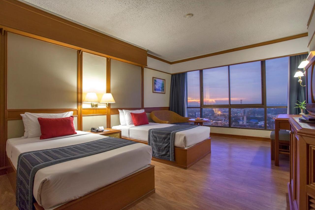 Cholchan Pattaya Beach Resort - Sha Extra Plus Eksteriør billede Deluxe Room